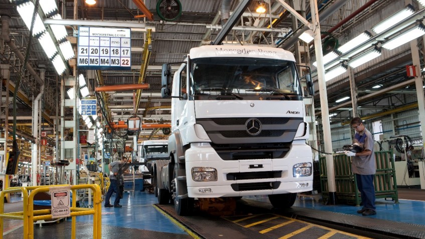 Produção de caminhões tem forte retomada em 2024